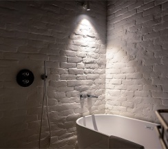 Room for romantic. Мансарда с террасой и камином размещение 1-2 человека. в Nikolaevbuilding