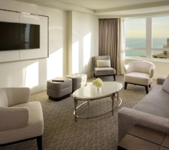 Двухместный люкс Grand c 1 комнатой (двуспальная кровать) в Fontainebleau Miami Beach