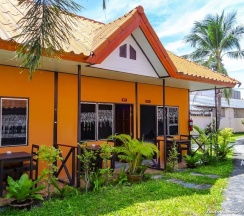Двухместный номер Standard с видом на сад двуспальная кровать в Baan Kasirin Resort Pattaya Beach