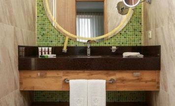 Двухместный номер Standard с балконом и с видом на парк 2 отдельные кровати в Wyndham Garden Burabay