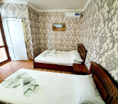 Трехместный номер /Без питания или ALL INCLUSIVE + BAR в Лооотель