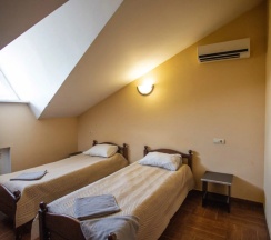 Двухместный номер Comfort 2 отдельные кровати в Тройка
