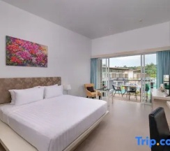 Номер Deluxe с видом на бассейн в The Briza Beach Resort Khaolak