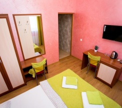 Бюджетный двухместный номер в Rose manor