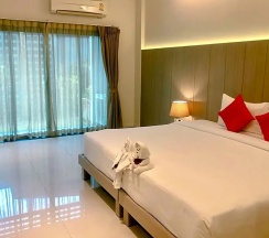 Двухместный номер Deluxe с видом на город (двуспальная кровать) в Phuketa Hotel Phuket Town