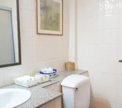 Трёхместный номер Garden в Birds and Bees Resort