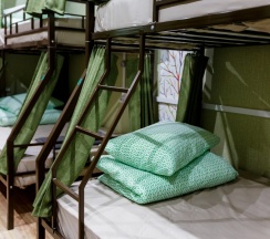Мужской номер на 8 человек. Верхнее место (ширина 90 см.) в Nice hostel Crocus