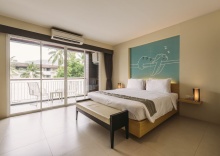 Двухместный номер Deluxe с балконом двуспальная кровать в TIRAS Patong Beach Hotel