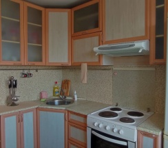 Четырёхместные апартаменты Superior с балконом и с видом на город в Квартира Двухкомнатная квартира на Радужном