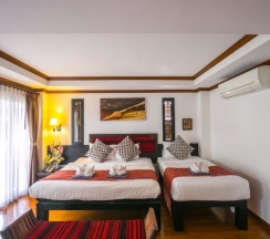 Семейный номер Standard с балконом в Baan Huen Phen