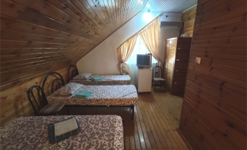Четырехместный номер 2 этаж в Солнечный дворик