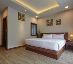 Двухместный номер Crystal с видом на город двуспальная кровать в The AGATE Pattaya Boutique Resort