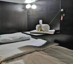 White - Нижнее спальное место в общей комнате  (4 капсулы) в Mariel