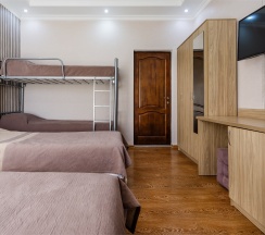 Стандартный четырехместный с двухъярусной кроватью в Версаль