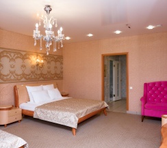 Номер VIP с 2 двуспальными кроватями в Пантера