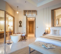 Двухместный люкс у моря ‘Pool Paradise’ двуспальная кровать в Devasom Khao Lak Beach Resort & Villas
