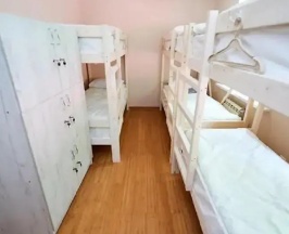 Кровать в общем номере (мужской номер) в Wanderlust Hostel