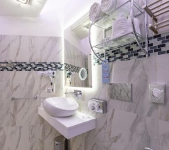 Двухместный номер Deluxe двуспальная кровать в THE ONE Boutique Hotel & SPA Rome