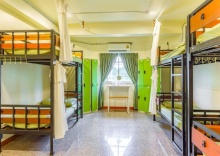 Кровать в общем номере (женский номер) в OYO 75416 Rama3 Sunrise Hostel