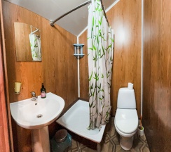 Трехместный номер с двуспальной и односпальной кроватями в Самсар