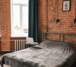 Студия с балконом и 3мя окнами на Светланской 7-14 в Порто-франко