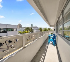 Четырёхместная студия Premium в Miami International by Lowkl