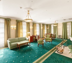 Двухкомнатный люкс «Президент» с сауной в Old Estate Hotel&SPA