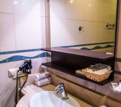 Полулюкс (для 3 взрослых) в Кароза