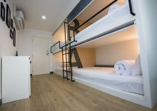 Кровать в общем номере в MonkeyNap Hostel