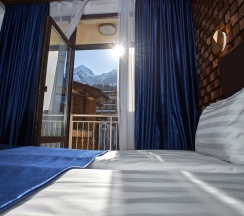 Двухместный номер Комфорт с балконом двуспальная кровать в Астра де Роза