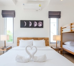 Семейная вилла с балконом и с красивым видом из окна в Отель The Oriental Beach Pearl