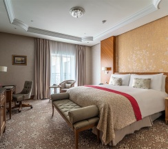 Супериор Кинг с видом во внутренний двор в Lotte hotel St.Petersburg
