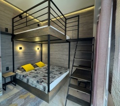 (23)Студия с двухуровневой кроватью и балконом в Loft