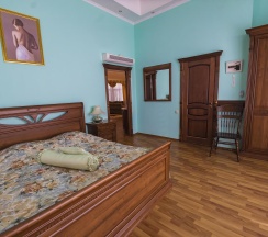 Апартаменты трехкомнатные с двумя спальнями, гостиной. в Княжна Мери