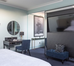 Люкс "Москва" с одной большой двуспальной кроватью в Cosmos Selection Saint-Petersburg Nevsky Royal Hotel