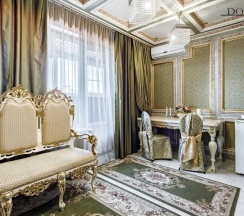 Люкс с джакузи одна двуспальная кровать и диван раскладной в Villa Stefano