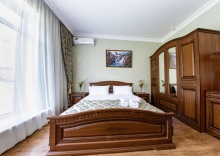 Улучшенный трехместный номер в Mountain Saniba eco hotel