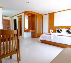 Двухместный номер Superior с видом на бассейн двуспальная кровать в Phu View Talay Resort