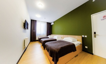 Трехместный номер без сан узла в AFT Hotel
