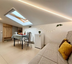 Апартаменты №7 "Полулюкс" на мансардном этаже в Саквояж