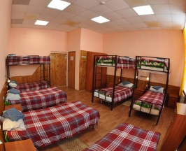 Кровать в 9-местном общем номере #14 в Наш