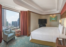 Двухместный люкс Shangri-La Wing Executive Horizon с видом на реку двуспальная кровать в Shangri-La Bangkok