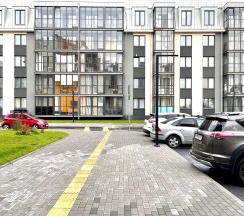 Двухуровневая студия на мансарде с джакузи в ЖК "UP-квартал Пушкинский". Близость к НИИ Турнера в Rauktis apartments