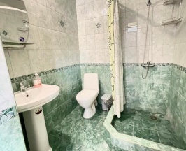 Четырёхместный номер Classic с видом на горы в Апельсин