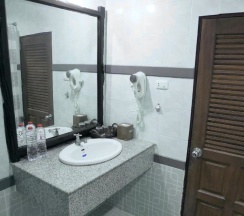 Двухместный номер Deluxe с видом на воду 2 отдельные кровати в P.N. Mountain Resort