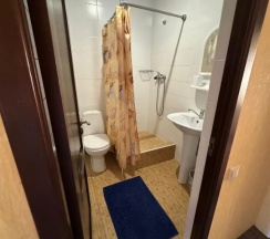 Четырёхместный полулюкс с балконом в Гостевой дом