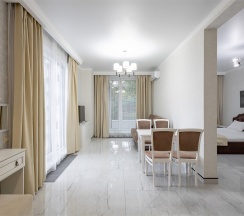 Люкс с гостиной и спальней в IL Punto