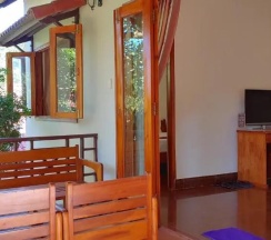 Бунгало c 1 комнатой с видом на сад в Hong Bin Bungalow Resort