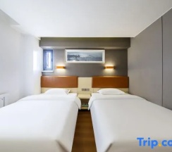 Двухместный номер Economy 2 отдельные кровати в Fanyi Hotel (Hohhot People's Great Hall Hailiang Square)