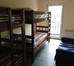 Апартаменты с 2 комнатами с балконом в Мотель 1864